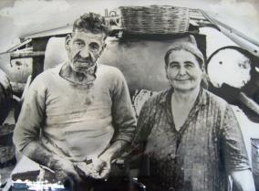 Ο Τζέκας με την γυναίκα του Μαρία στην βάρκα τους